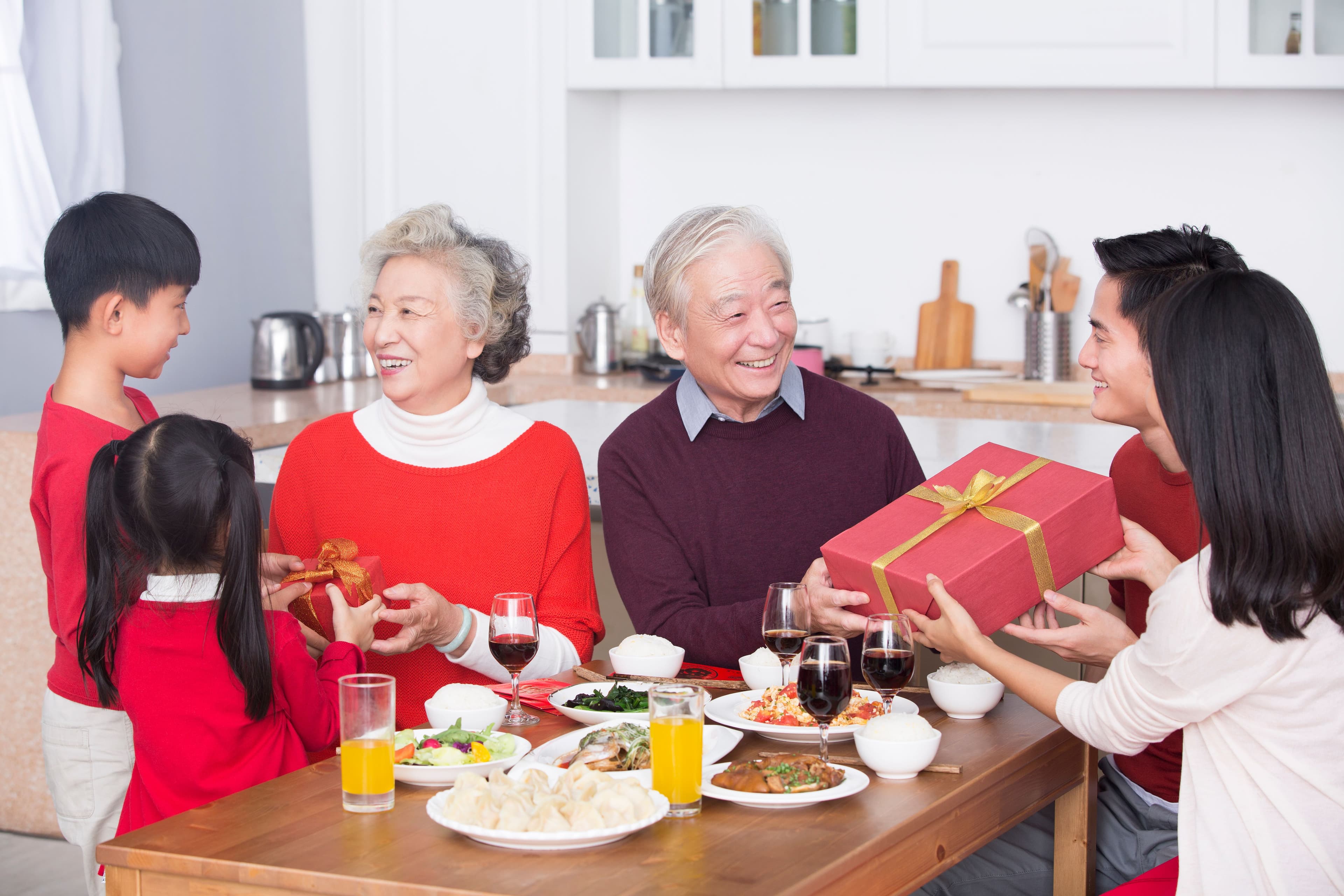 How to Help Your Parents Stay Social and Engaged in February
