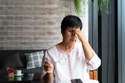 10 Warning Signs of Caregiver Burnout and How to Overcome It